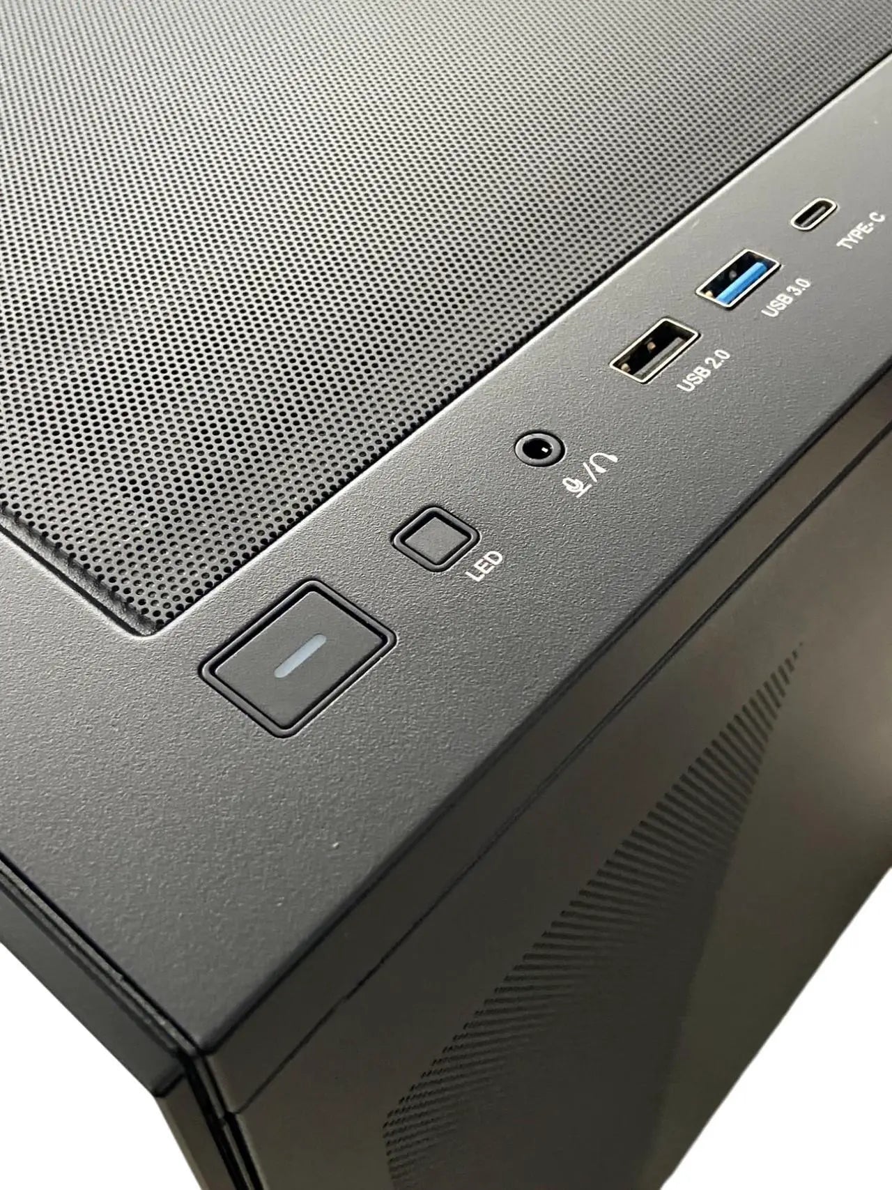 AZZA Goliath Lite | Intel Core i9-14900KF | RTX 5080 | 32GB DDR5 | 2TB NVMe SSD | Windows 11 Home | 3 Year Warranty